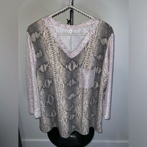 Boutique snake print top with metallic materials / size large - new! (No tags)